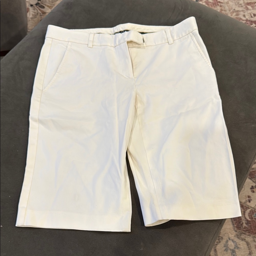 Theory Cream Bermudas Relaxed Fit Shorts